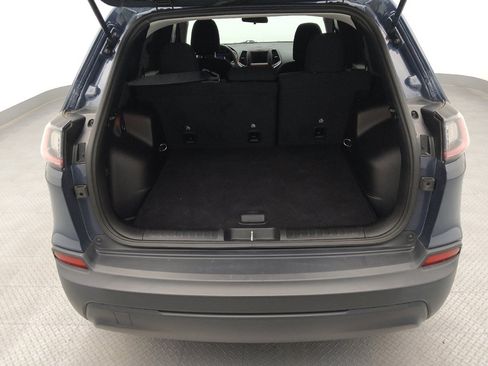 Used 2020 Jeep Cherokee Latitude FWD image 29
