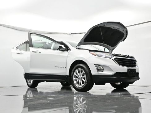 Used 2021 Chevrolet Equinox LT image 44