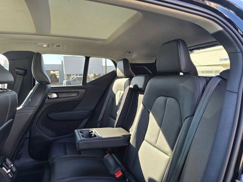 Used 2024 Volvo XC40 B5 Plus w/ Climate Package image 17