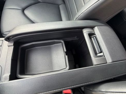 Used 2023 Toyota Highlander XLE image 30