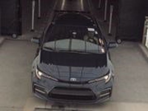 Used 2020 Toyota Corolla SE image 2