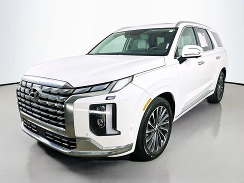 Used 2024 Hyundai Palisade Calligraphy FWD image 3