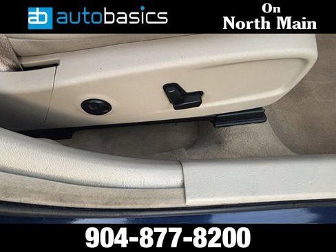 Used 2013 Chrysler 300 w/ Driver Convenience Group image 24