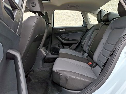 Certified 2025 Volkswagen Jetta SEL image 11