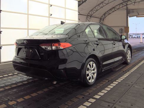Used 2025 Toyota Corolla LE image 7