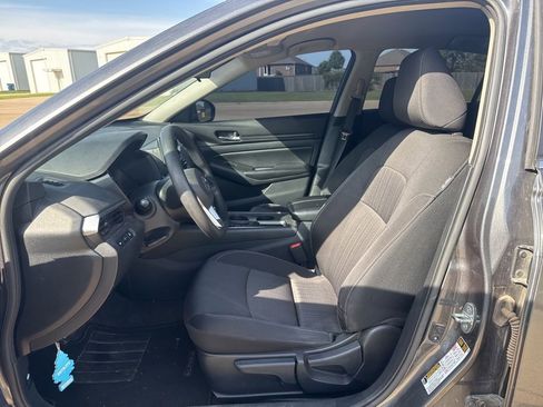 Used 2022 Nissan Altima 2.5 S FWD image 8