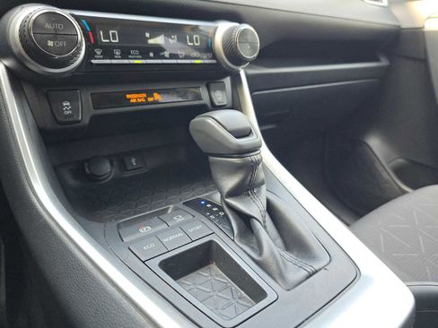 Certified 2020 Toyota RAV4 XLE w/ Carpet Mat Package FWD image 35