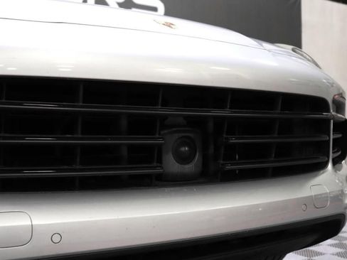 Used 2021 Porsche Cayenne image 14