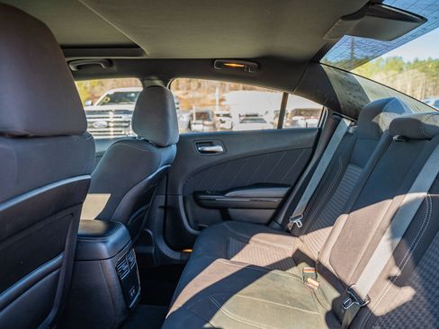 Used 2019 Dodge Charger SXT image 21