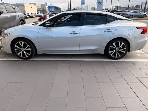 Used 2017 Nissan Maxima Platinum image 4