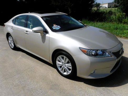 Used 2013 Lexus ES 350 w/ Premium Pkg FWD image 2