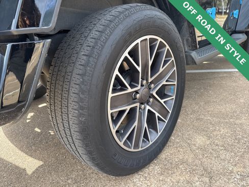 Used 2022 Jeep Wrangler Sahara image 13