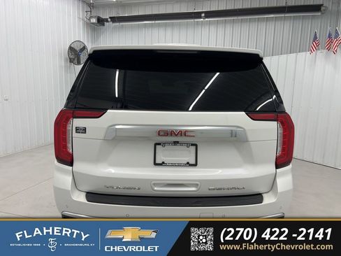 Used 2023 GMC Yukon XL Denali image 4