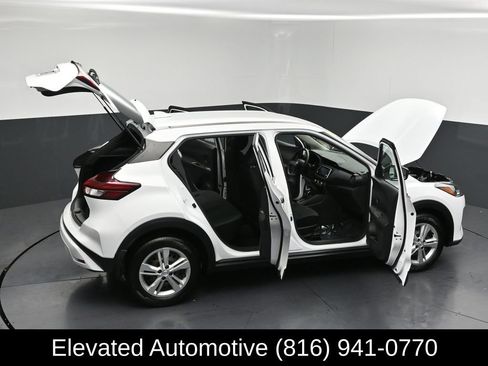Used 2023 Nissan Kicks S image 29