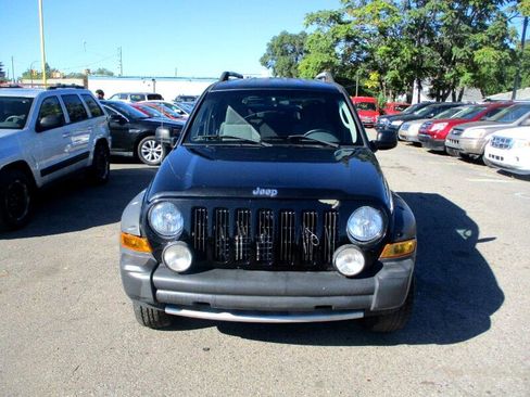 Used 2005 Jeep Liberty Renegade image 3