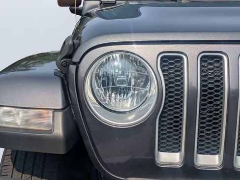 Used 2023 Jeep Wrangler Unlimited Sahara AWD/4WD image 9