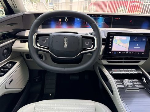 New 2026 Lincoln Nautilus Reserve w/ Jet Appearance Package AWD/4WD image 17