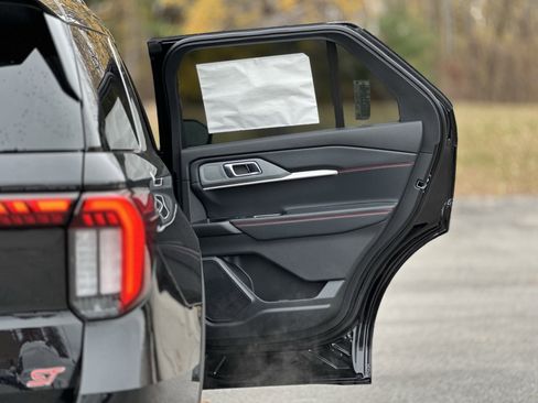 New 2026 Ford Explorer ST image 29