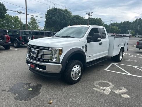 Used 2019 Ford F550 4x4 SuperCab Super Duty image 3
