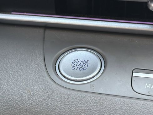 Used 2024 Hyundai Elantra SEL w/ Convenience Package image 19