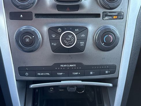 Used 2014 Ford Explorer XLT image 24