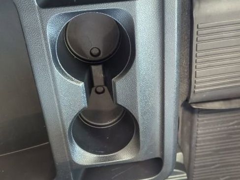 Used 2021 Ford Explorer XLT w/ Equipment Group 202A image 30