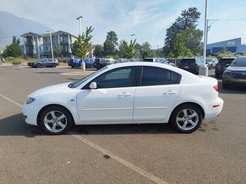 Used 2006 MAZDA MAZDA3 i Touring FWD image 6