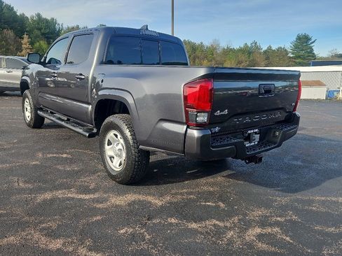 Used 2020 Toyota Tacoma SR AWD/4WD image 3