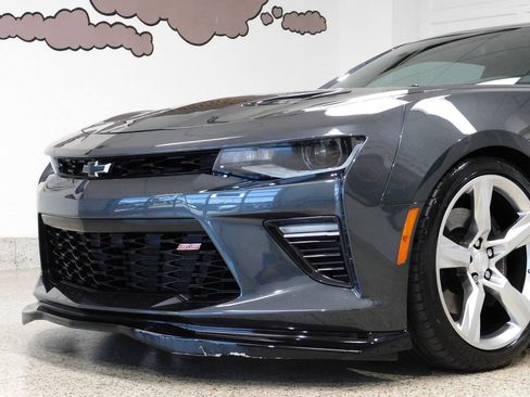 Used 2018 Chevrolet Camaro SS RWD image 19