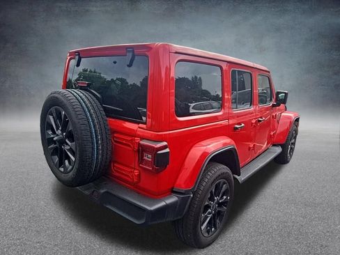 Used 2025 Jeep Wrangler Unlimited Sahara AWD/4WD image 8