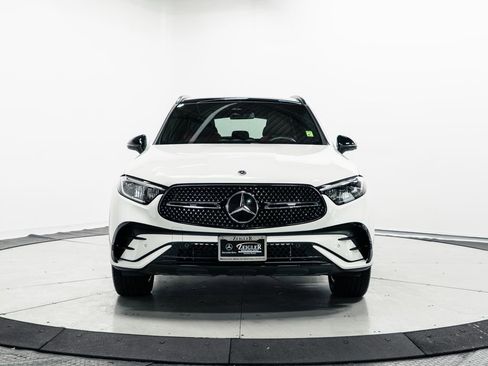 Used 2025 Mercedes-Benz GLC 300 4MATIC image 2