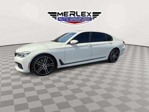 Used 2019 BMW 750i w/ Executive Package RWD image 4