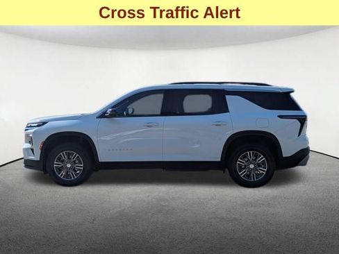 Used 2025 Chevrolet Traverse LT AWD/4WD image 10
