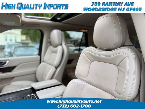 Used 2018 Lincoln Navigator Select w/ Technology Package AWD/4WD image 47