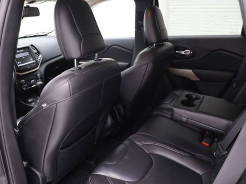 Used 2017 Jeep Cherokee Latitude w/ True North Edition image 11