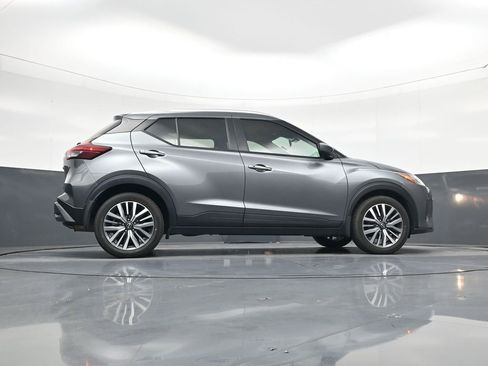 Used 2023 Nissan Kicks SV FWD image 23