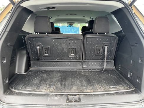 Used 2020 Chevrolet Traverse LT FWD image 5