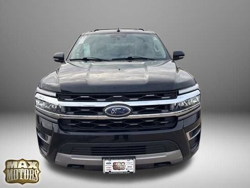Used 2022 Ford Expedition Limited image 3