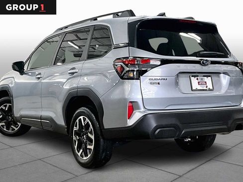 Used 2025 Subaru Forester Premium image 12