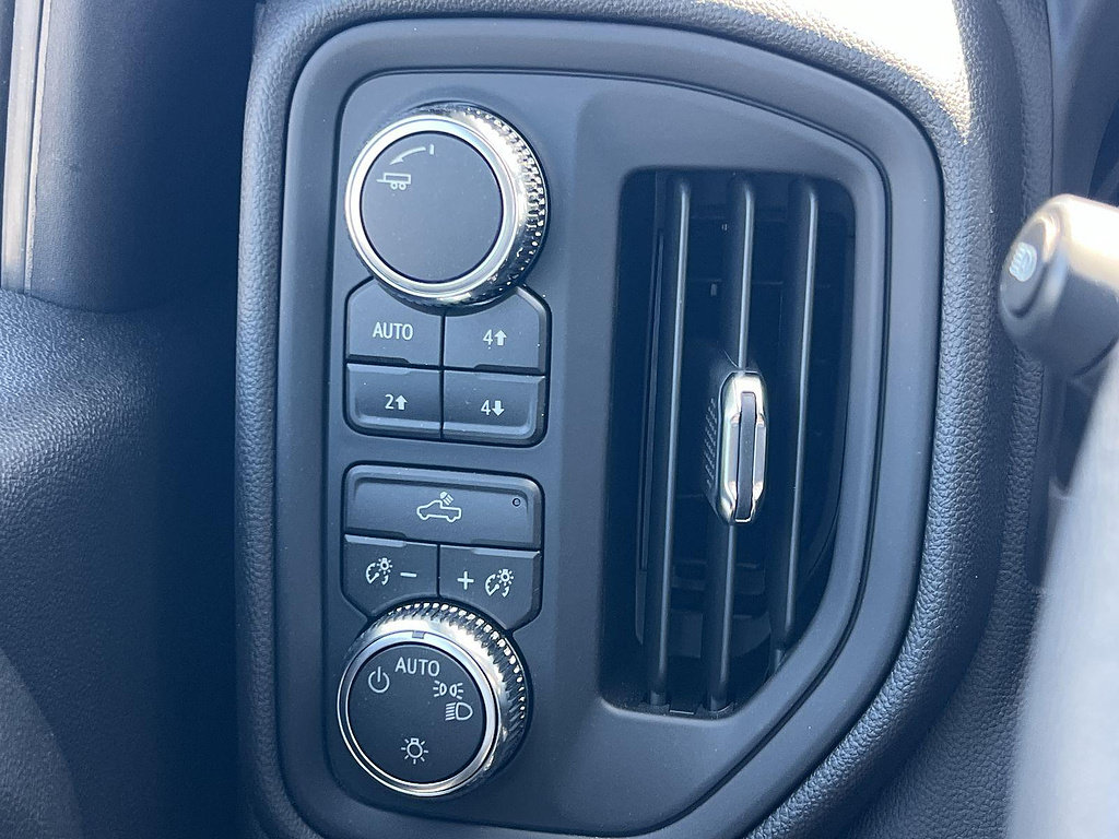 New 2026 GMC Sierra 3500 Pro AWD/4WD image 17