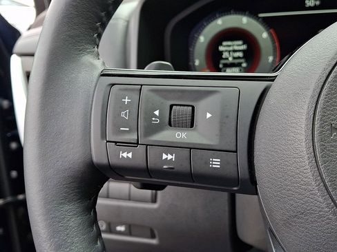 Used 2023 Nissan Rogue Platinum image 23