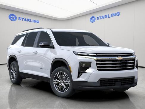 New 2026 Chevrolet Traverse LT w/ LPO, Floor Liner Package image 7