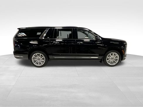 Used 2025 Cadillac Escalade ESV Premium Luxury w/ Touring Package AWD/4WD image 4