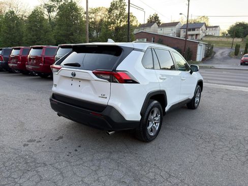 Used 2022 Toyota RAV4 LE image 5