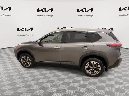 Used 2021 Nissan Rogue SV w/ Premium Package FWD image 5