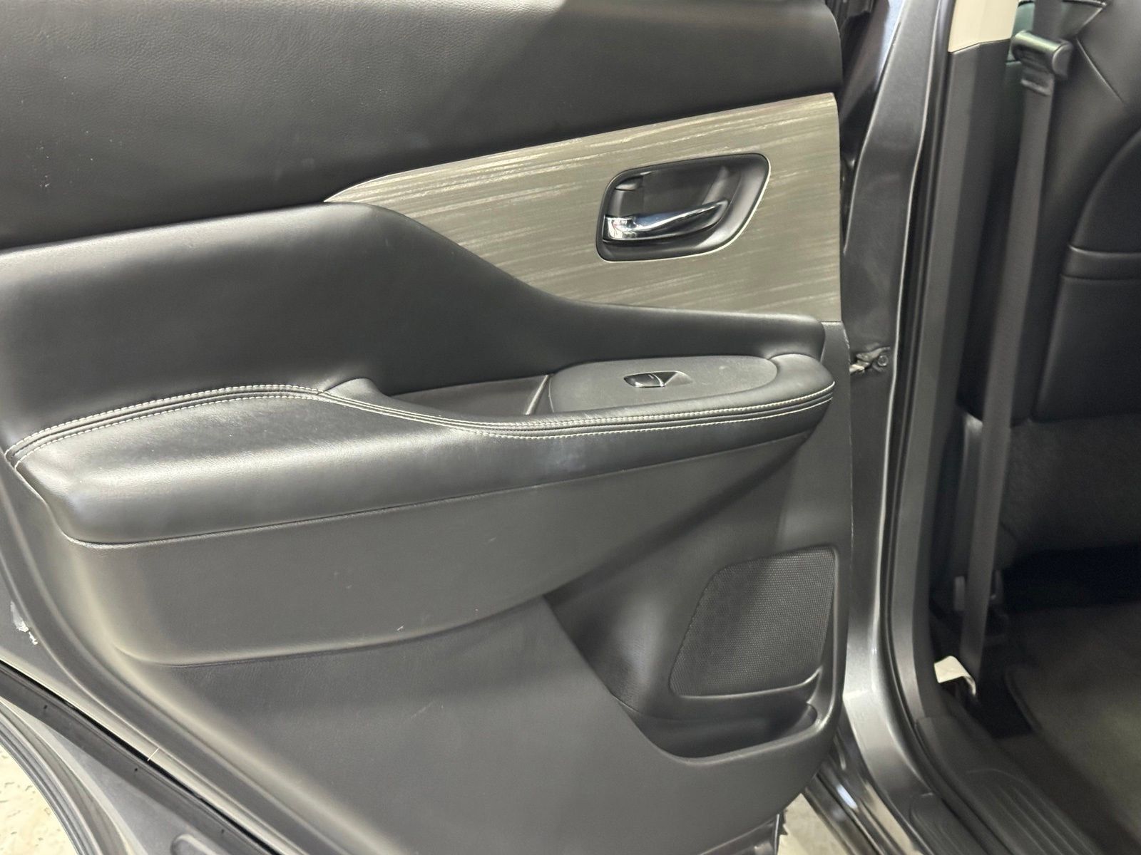 Used 2017 Nissan Murano Platinum w/ Platinum Technology Package FWD image 37