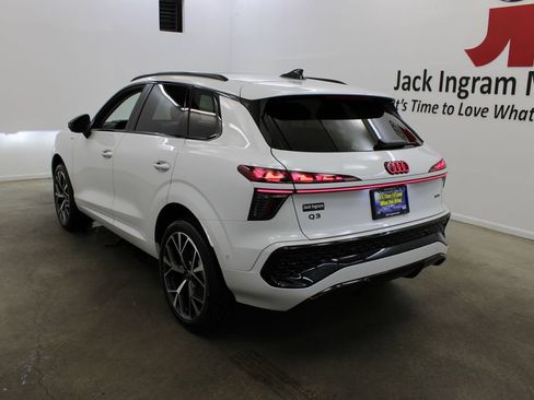 New 2026 Audi Q3 quattro 2.0T AWD/4WD image 3