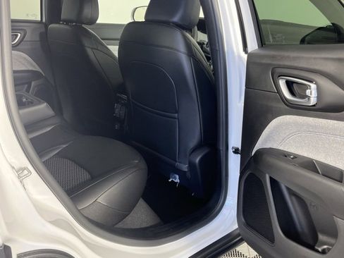 New 2025 Jeep Compass Latitude image 27