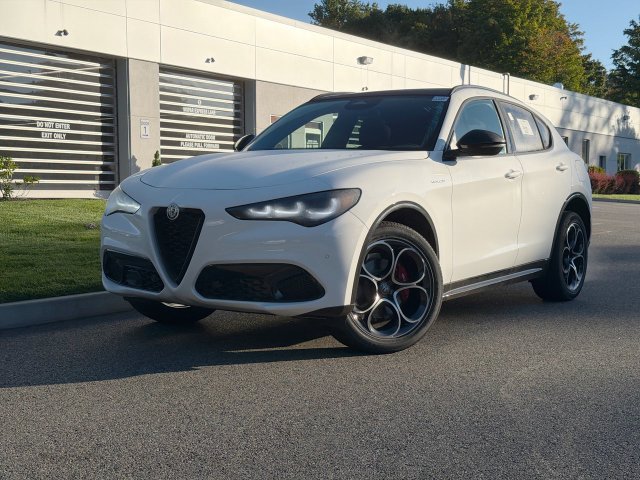 New 2026 Alfa Romeo Stelvio Sprint w/ Convenience Package AWD/4WD image 1