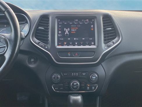 Used 2020 Jeep Cherokee Trailhawk w/ Cold Weather Group image 10